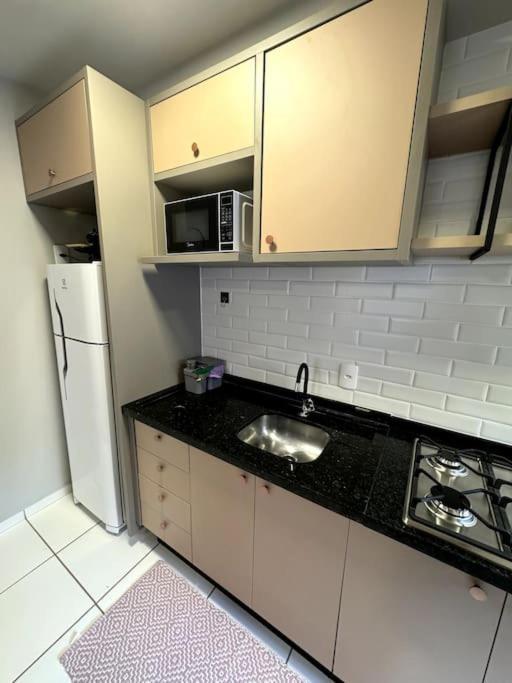 Condominio Solar Di Lucca Lindo Apartamento Com Ar Condicionado E Proximo A Uel Лондрина Екстериор снимка